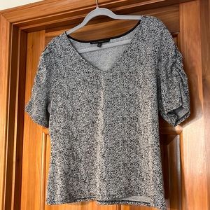 WhiteHouse BlackMarket top. Used. Excellent condition.